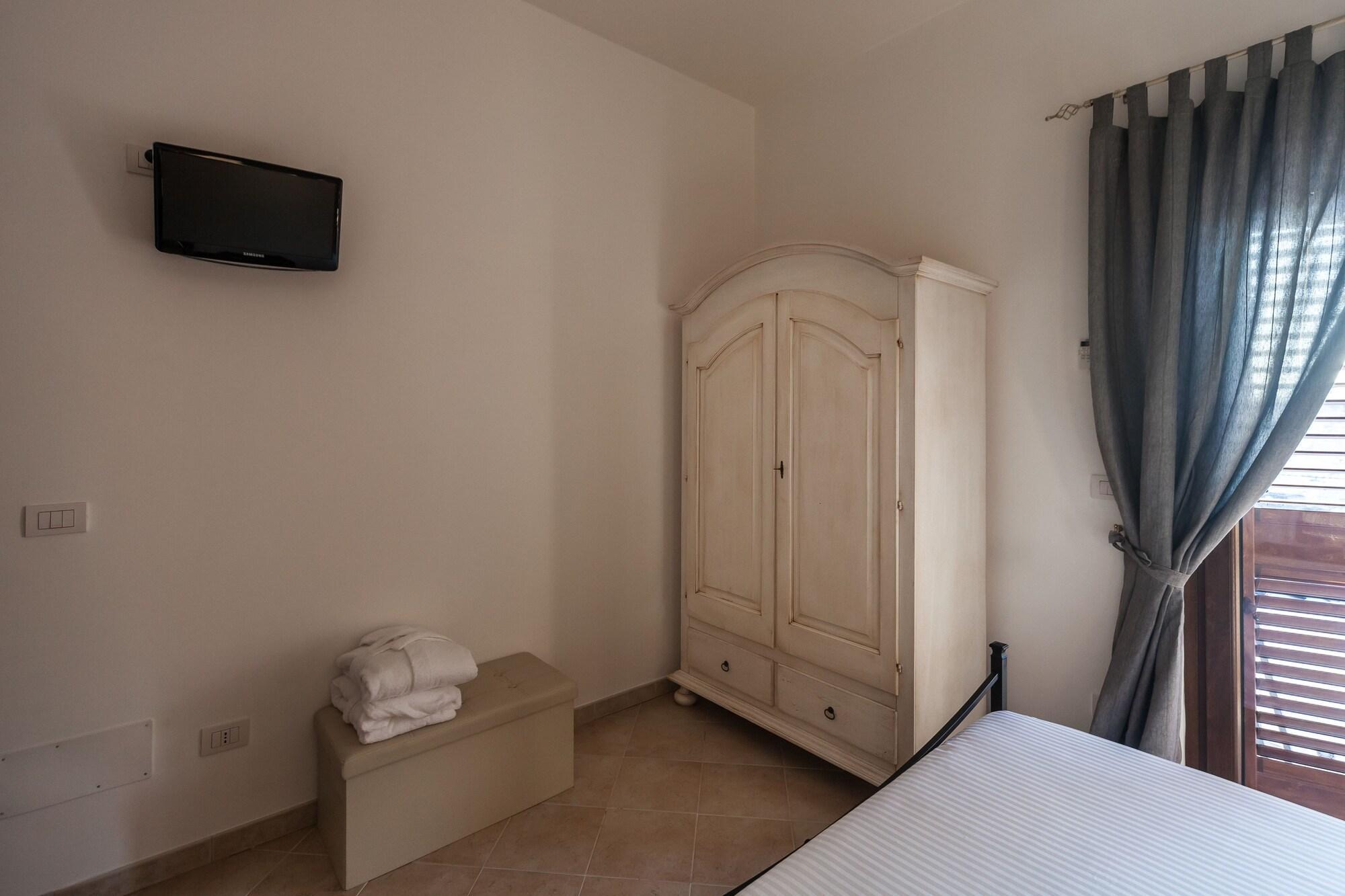 Palazzo De Luca By Apulia Hospitality Bed & Breakfast 3*