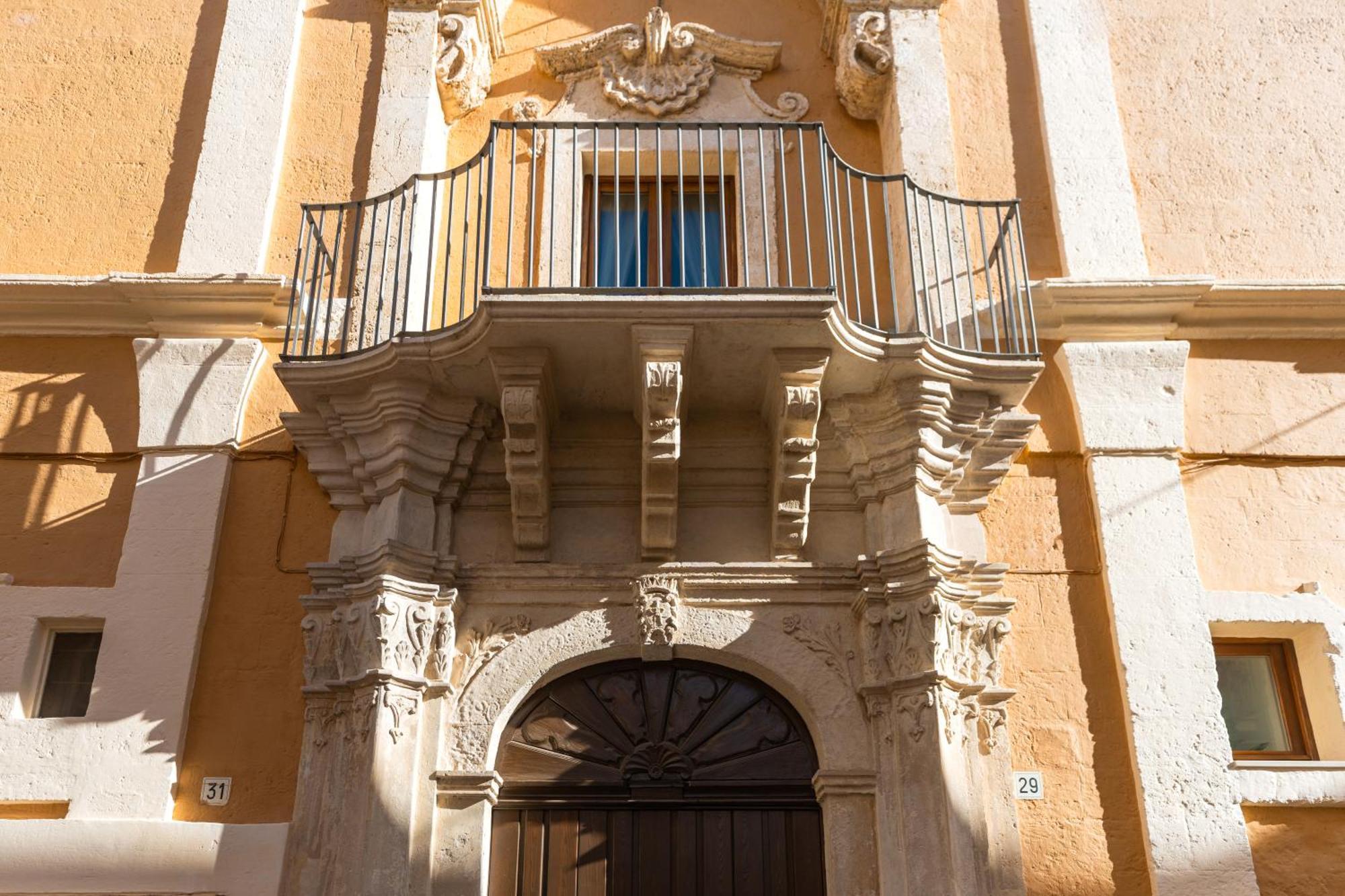 Palazzo De Luca By Apulia Hospitality Bed & Breakfast 3*